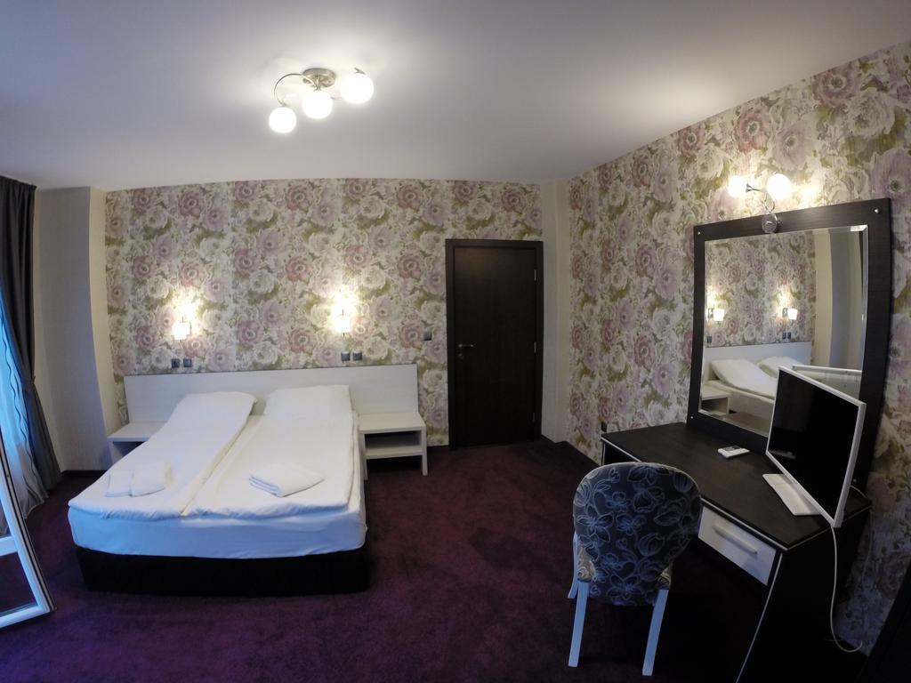 Vip Apartments Dobrevi Приморско Экстерьер фото